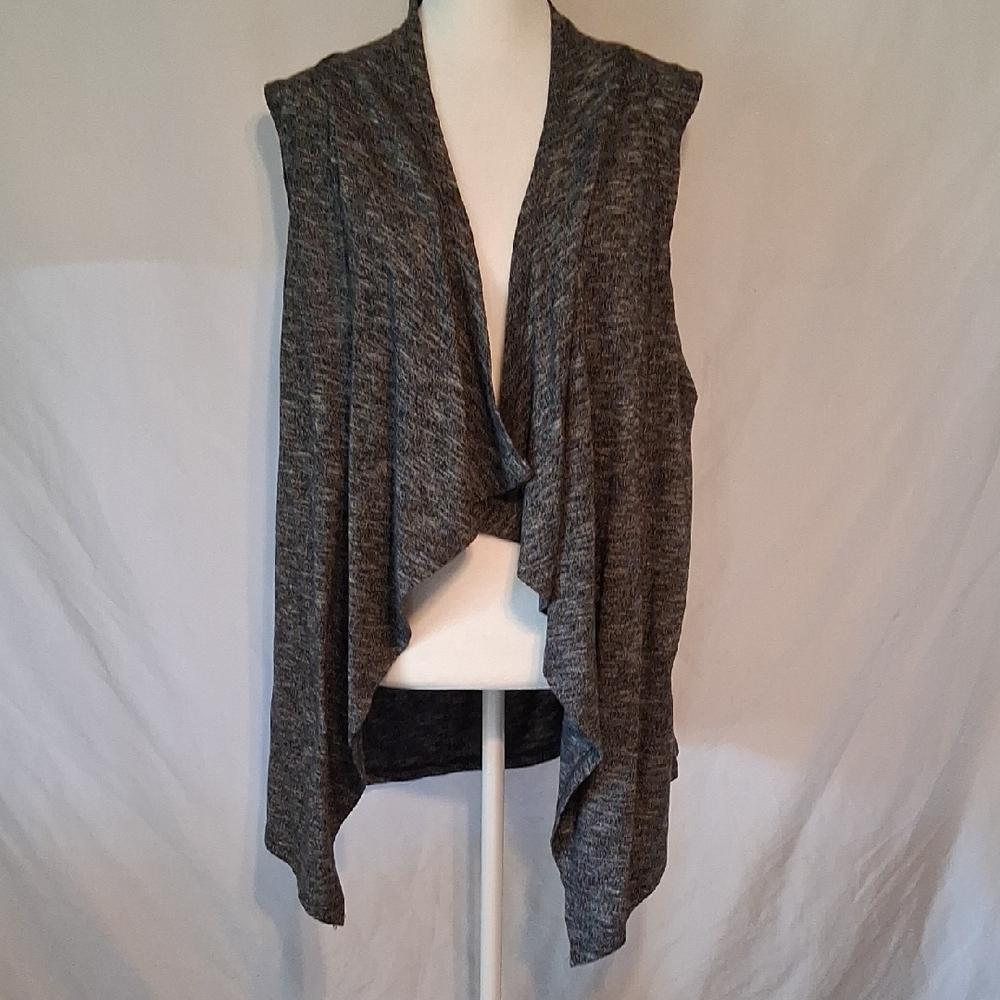 just be Charcoal Gray Sleeveless Draped Open-Front Cardigan